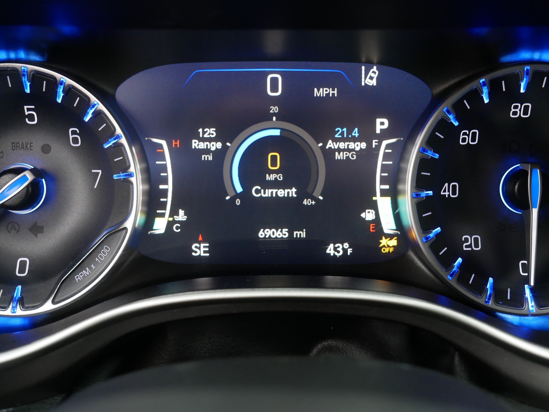 Certified 2024 Chrysler Pacifica Touring-L image 21