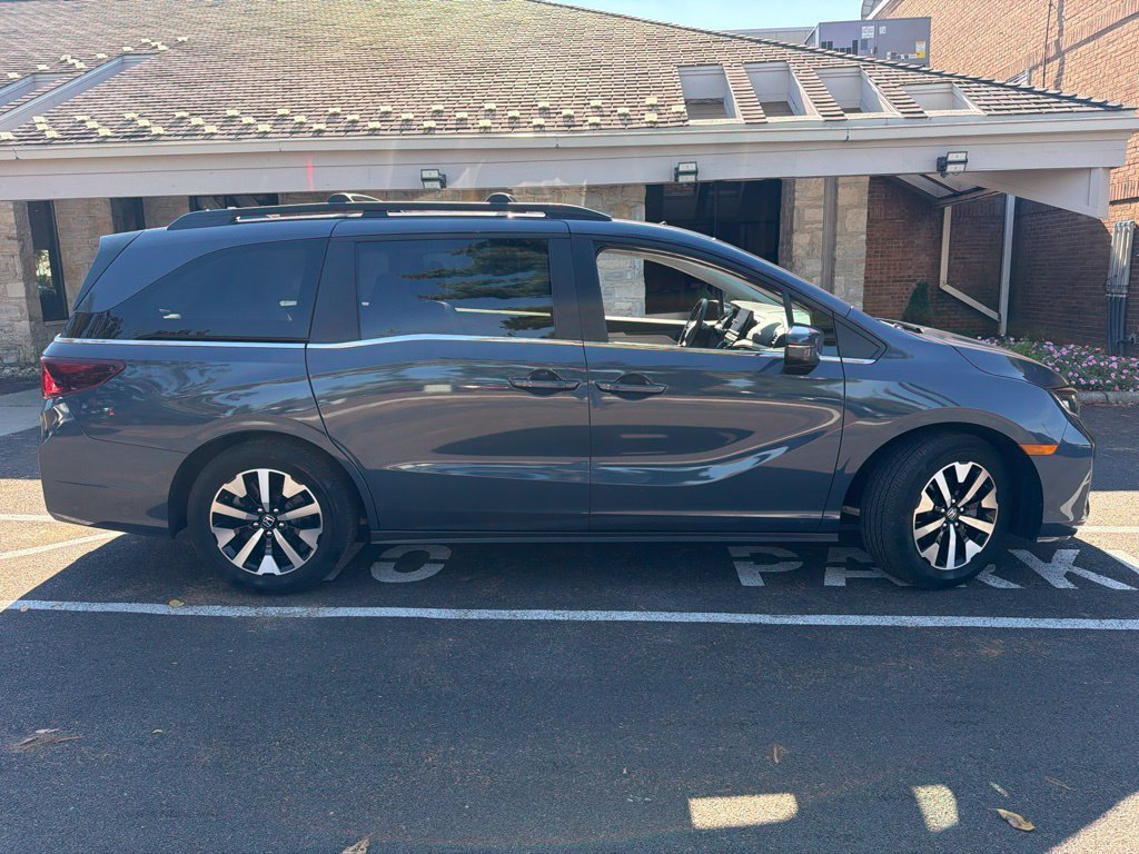 Used 2025 Honda Odyssey EX-L image 5