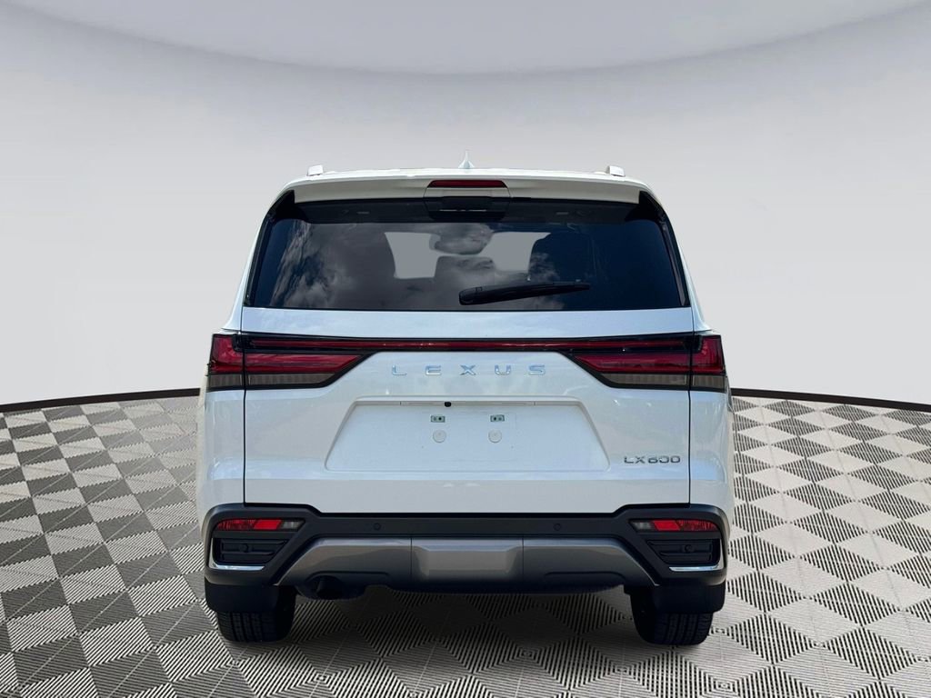 Used 2024 Lexus LX 600 4WD w/ Luxury Package image 3