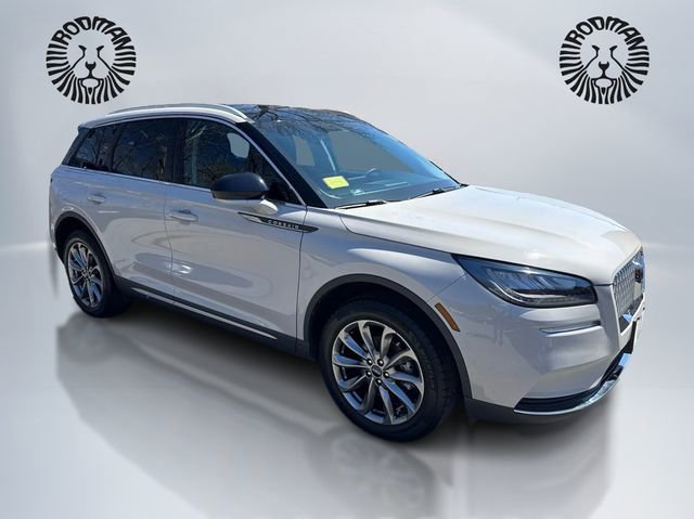 Used 2022 Lincoln Corsair AWD w/ Premium Package image 3