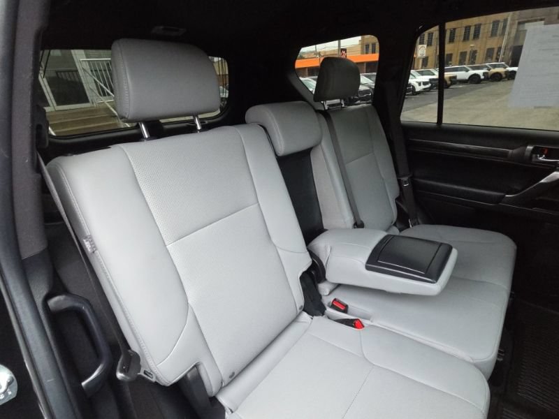 Used 2023 Lexus GX 460 w/ Black Line Special Edition AWD/4WD image 19