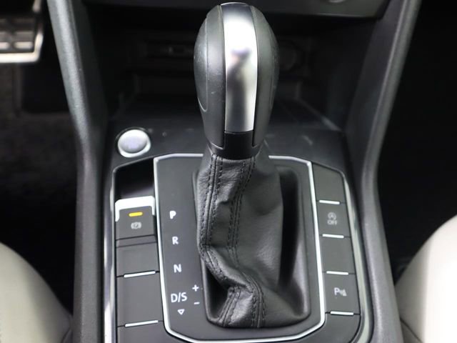 Used 2020 Volkswagen Tiguan SE R-Line image 18