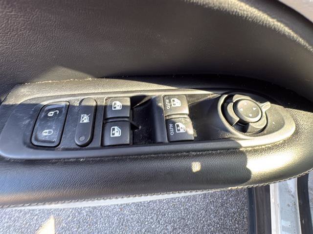 Used 2019 Jeep Compass Latitude w/ Popular Equipment Group FWD image 14