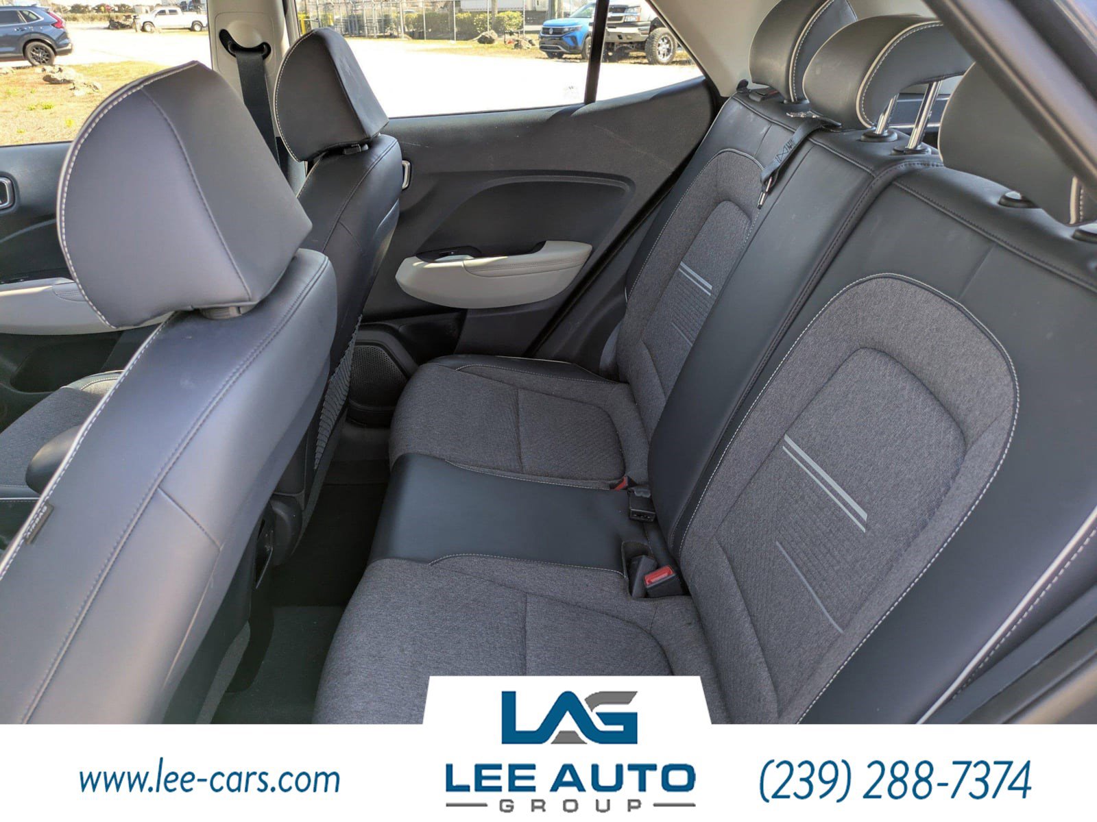 Used 2024 Hyundai Venue Limited image 11