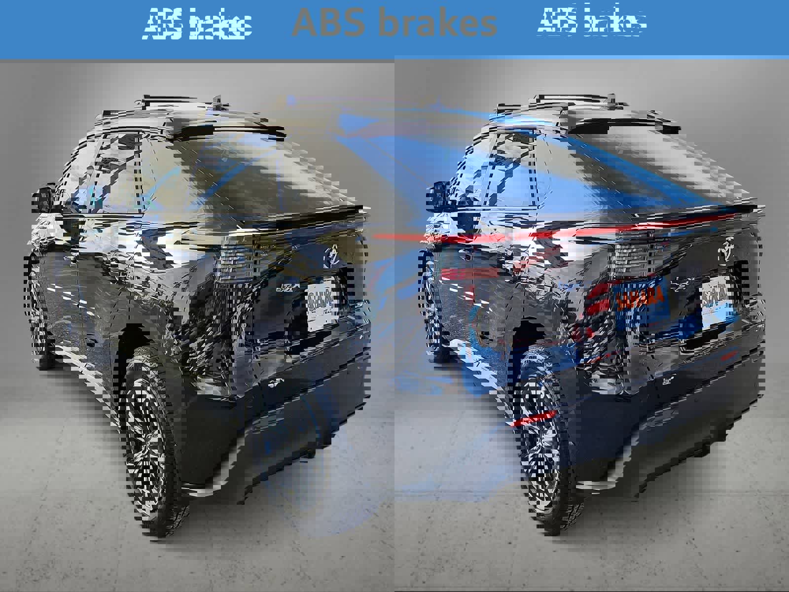 Used 2024 Toyota bZ4X XLE w/ Weather Package image 8