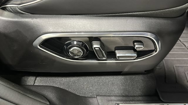 Used 2024 Jeep Grand Cherokee Summit AWD/4WD image 41