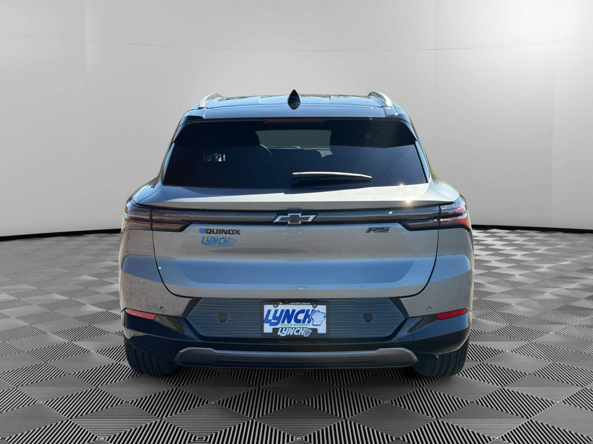 Used 2025 Chevrolet Equinox EV LT w/ LPO, Blackout Package FWD image 3