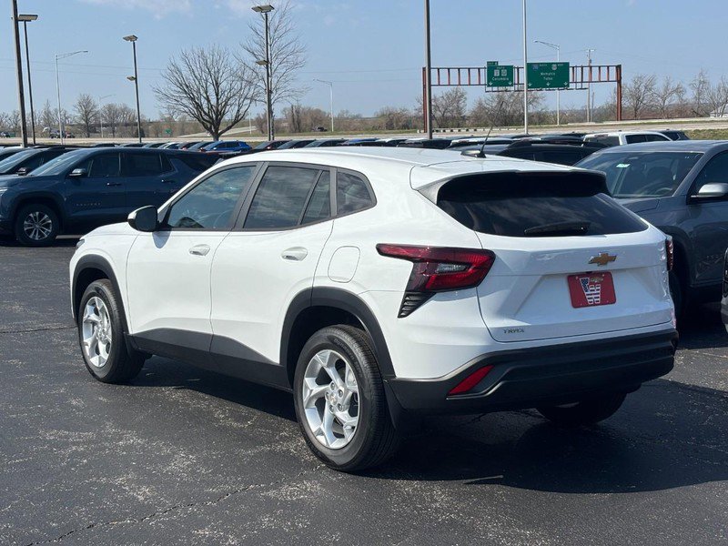 New 2026 Chevrolet Trax LS w/ LS Convenience Package image 3