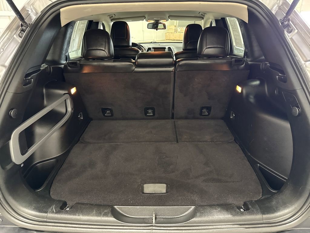 Used 2018 Jeep Cherokee Latitude Plus w/ Cold Weather Group image 13