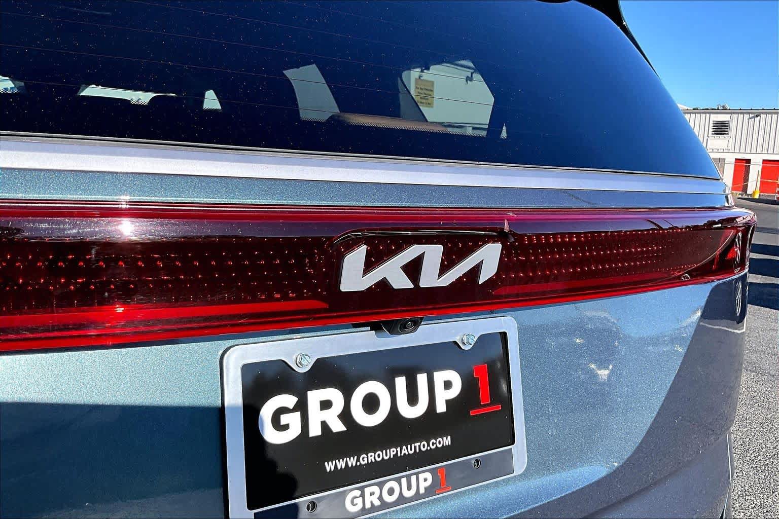 Used 2024 Kia Carnival EX FWD image 31