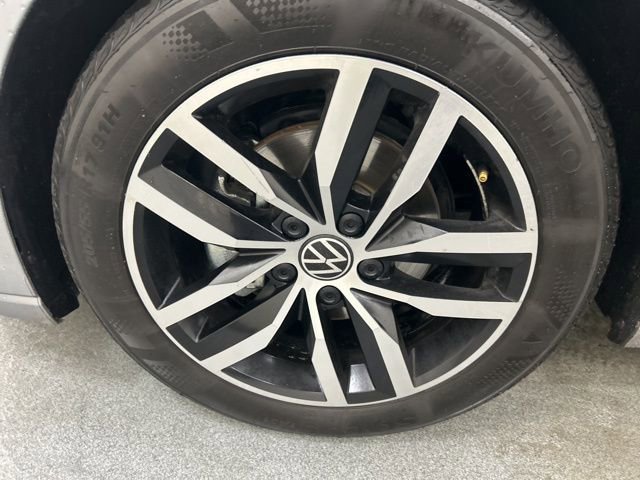 Used 2025 Volkswagen Jetta SE w/ Sunroof Package image 27