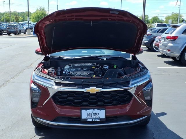 Used 2025 Chevrolet Trax LT w/ Driver Confidence Package FWD image 31