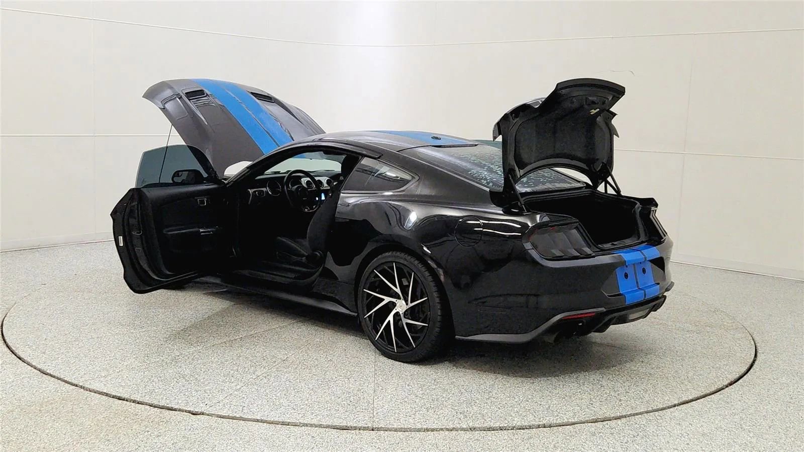 Used 2020 Ford Mustang GT image 9