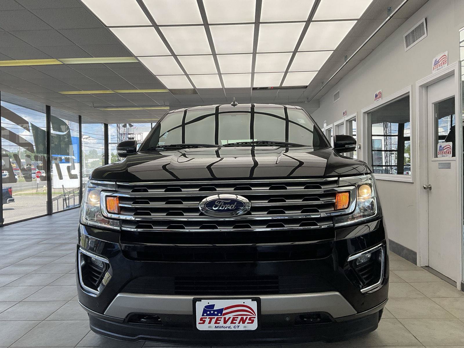 Used 2018 Ford Expedition Max Limited AWD/4WD image 2