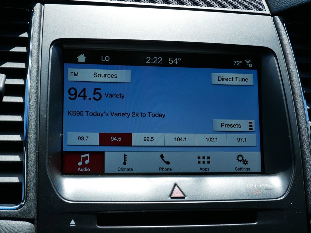 Used 2016 Ford Taurus SEL w/ Equipment Group 201A FWD image 20