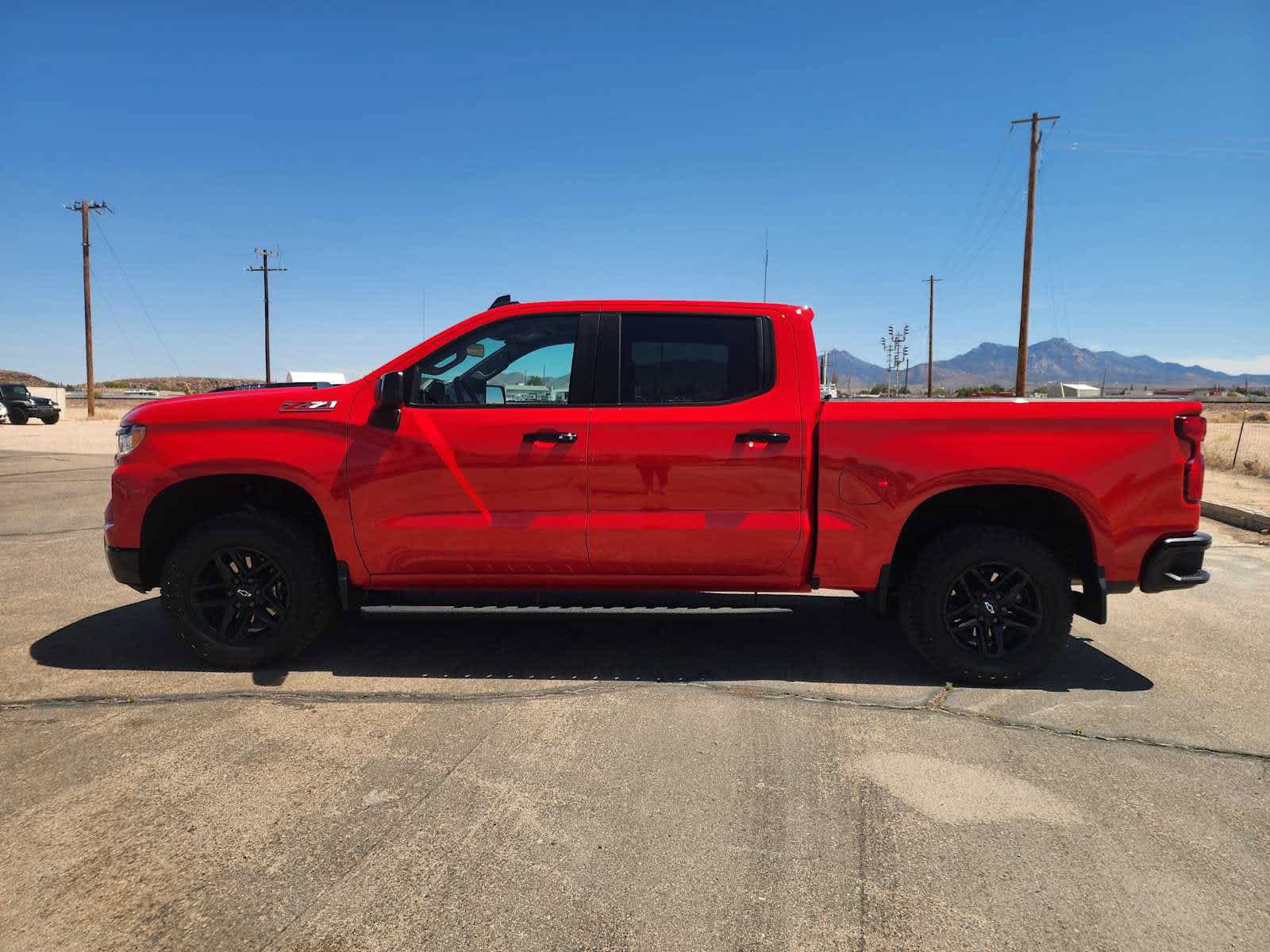 Used 2024 Chevrolet Silverado 1500 LT Trail Boss AWD/4WD image 8