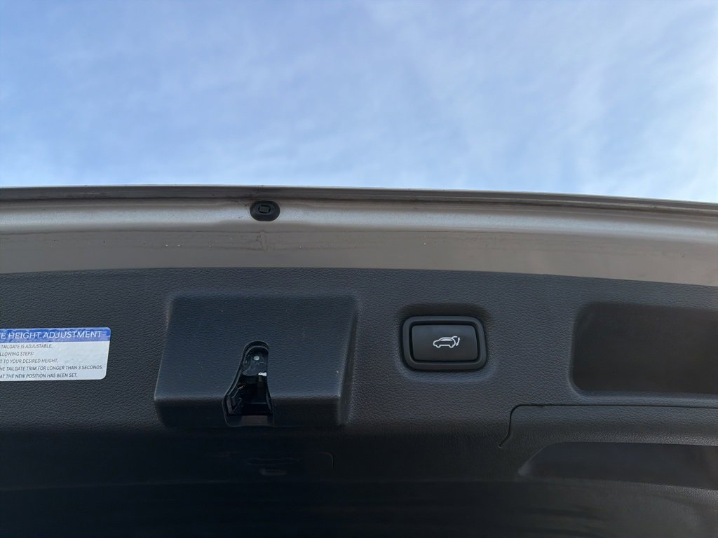 Used 2021 Hyundai Santa Fe SEL w/ Convenience Package image 12