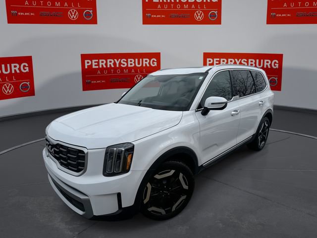 Used 2023 Kia Telluride S w/ S Sunroof Package
