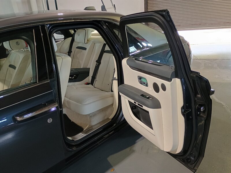 Used 2021 Rolls-Royce Ghost AWD/4WD image 36