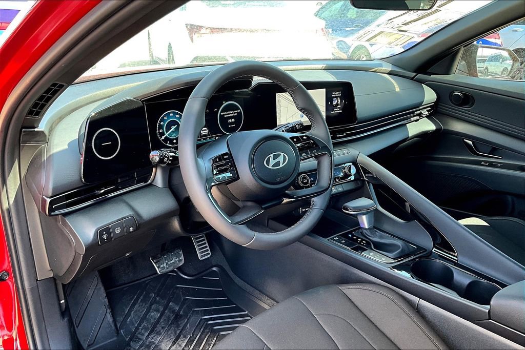New 2025 Hyundai Elantra SEL image 28