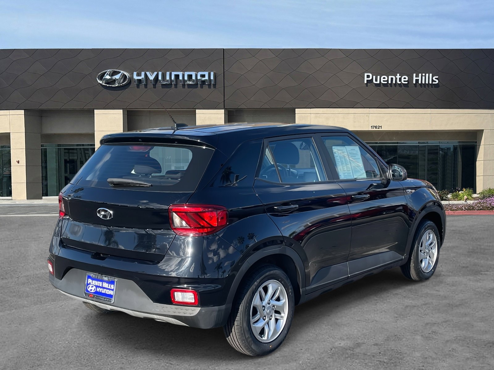 Certified 2023 Hyundai Venue SE image 5