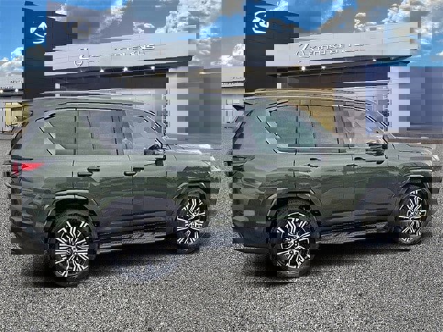 New 2025 Lexus LX 600 4WD w/ Luxury Package image 2