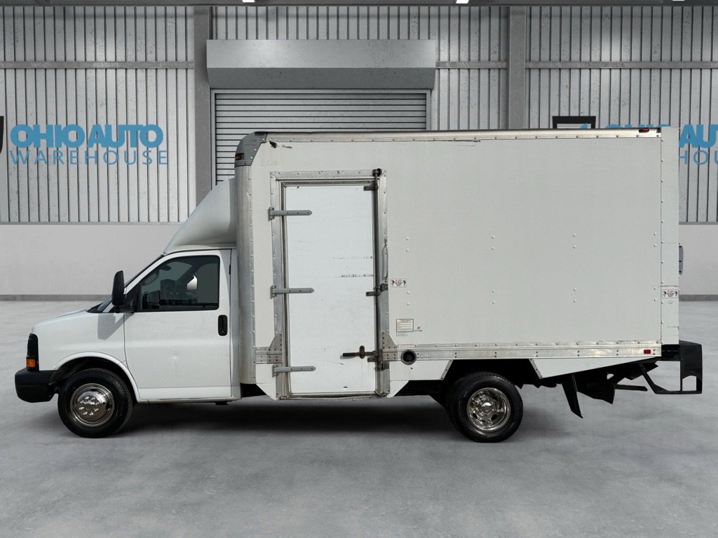 Used 2016 Chevrolet Express 3500 RWD image 4