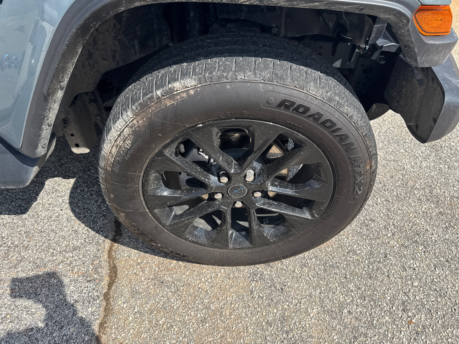 Used 2025 Jeep Wrangler Sahara image 12