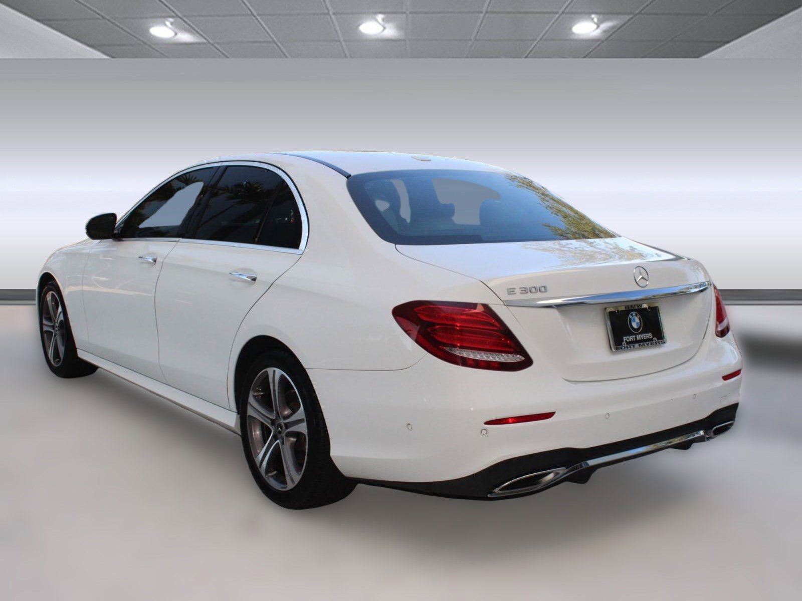 Used 2019 Mercedes-Benz E 300 image 3