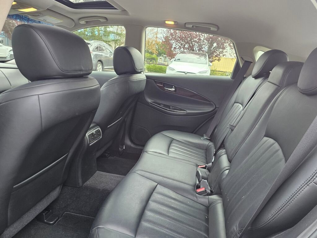 Used 2016 INFINITI QX50 AWD w/ Premium Plus Package image 21