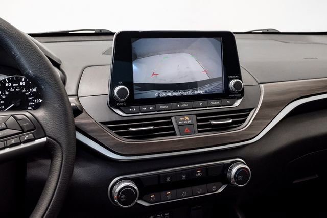 Used 2024 Nissan Altima 2.5 SV image 14