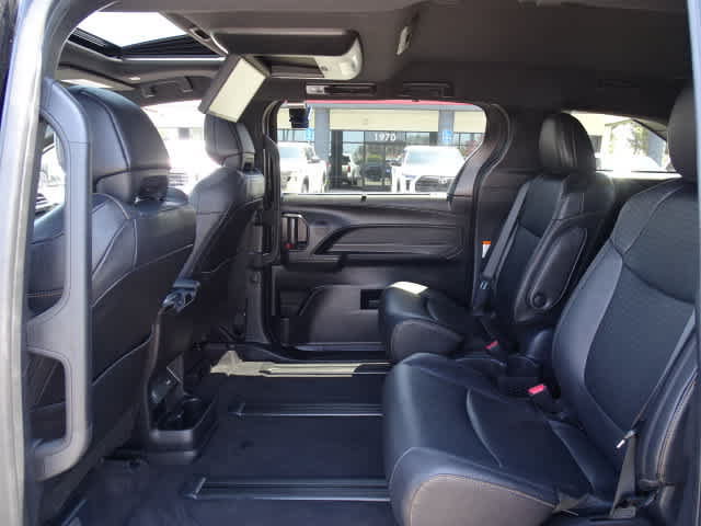 Certified 2025 Toyota Sienna XLE Woodland Edition AWD/4WD image 20