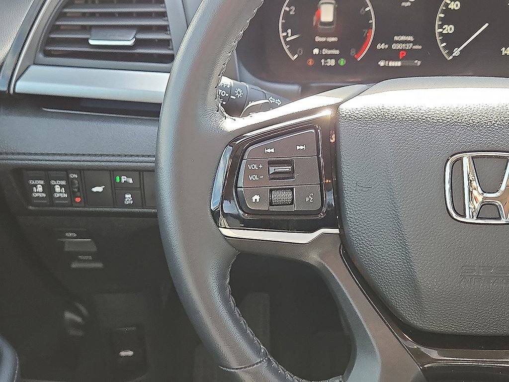 Used 2025 Honda Odyssey Touring image 19