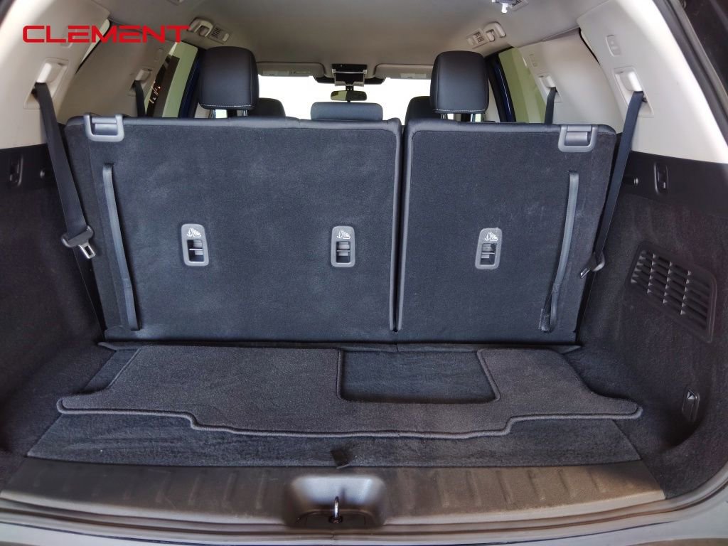 Used 2022 Nissan Pathfinder SV image 9