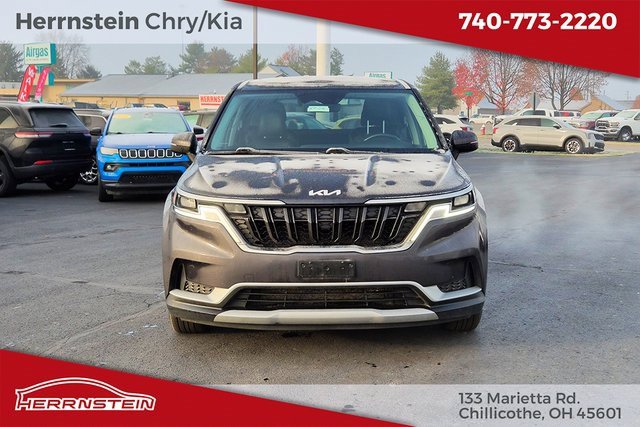 Used 2024 Kia Carnival LX image 2