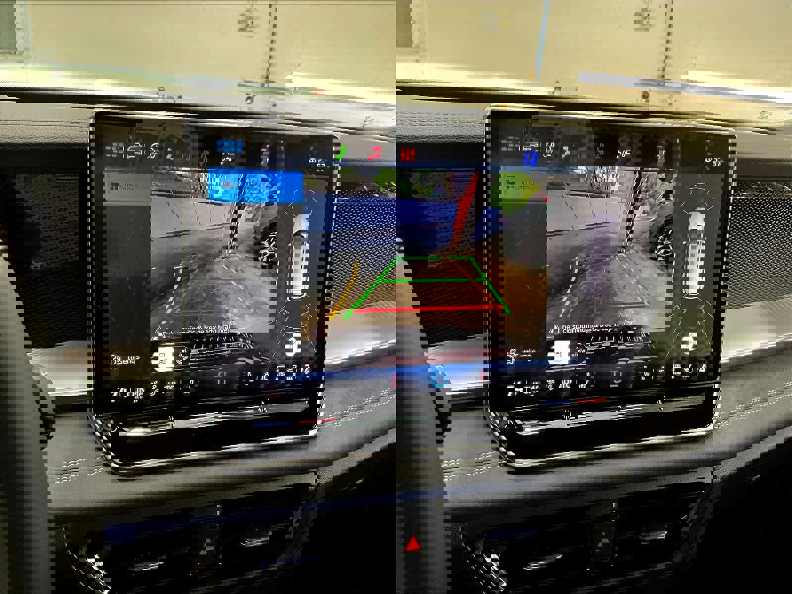 New 2026 Volkswagen Tiguan SE R-Line image 20