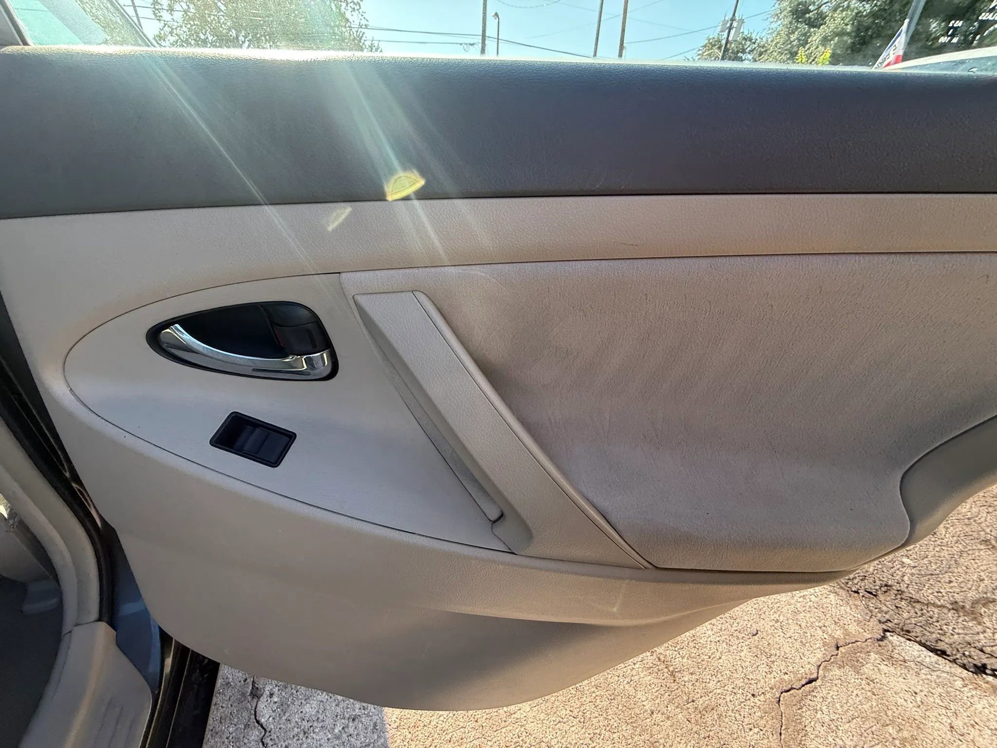 Used 2009 Toyota Camry LE FWD image 19