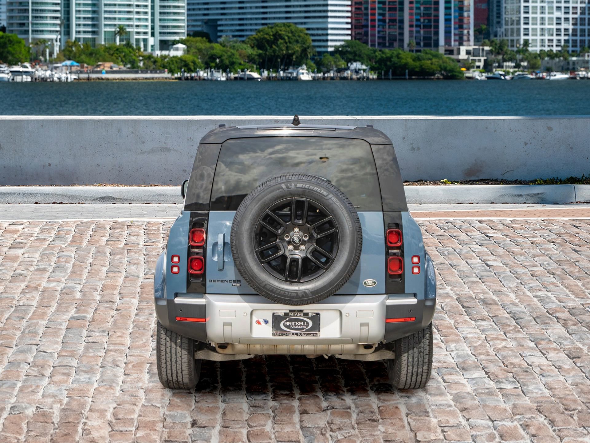 Used 2022 Land Rover Defender 110 SE image 6