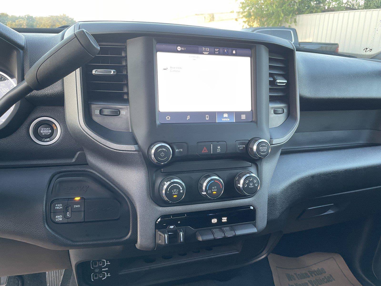 Used 2024 RAM 3500 Tradesman w/ Chrome Appearance Group AWD/4WD image 18