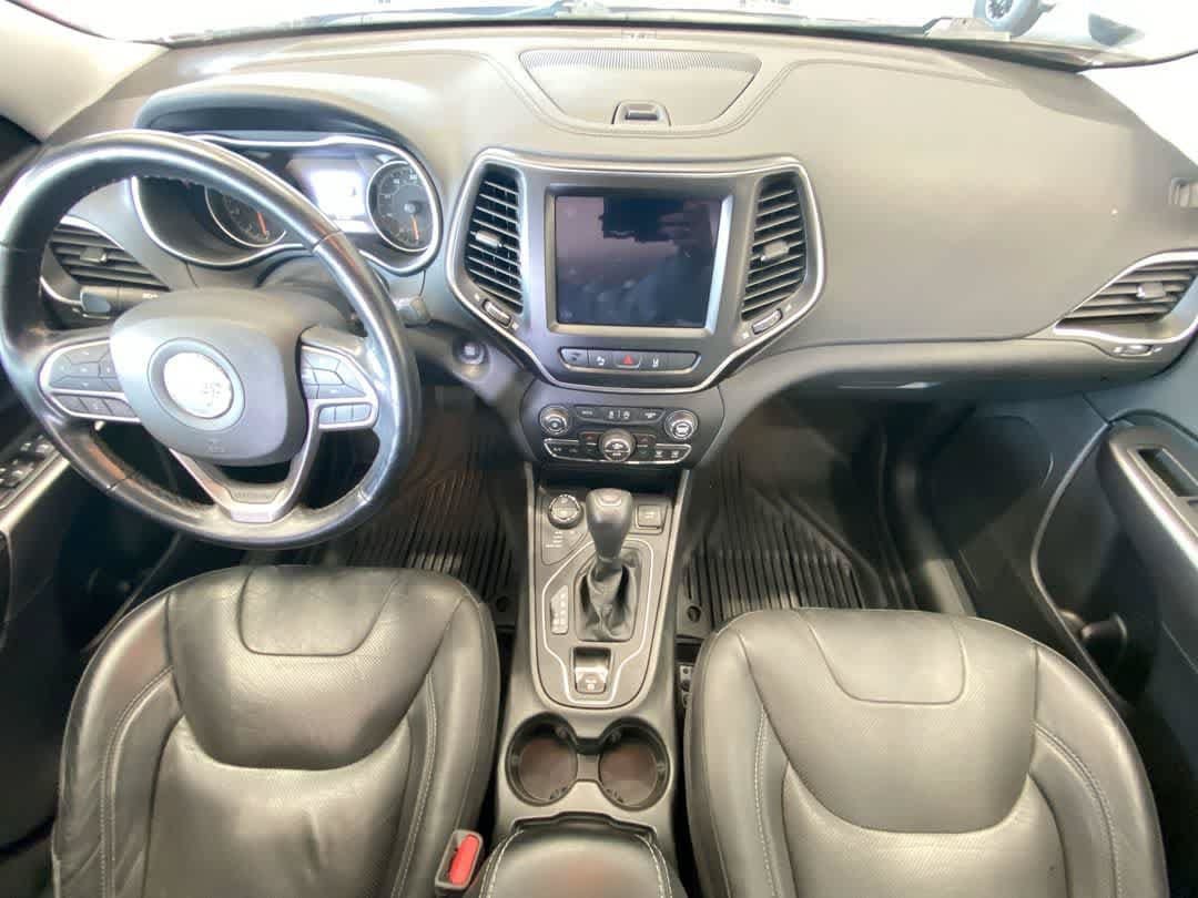 Used 2021 Jeep Cherokee Latitude Lux w/ Comfort/Convenience Group AWD/4WD image 23