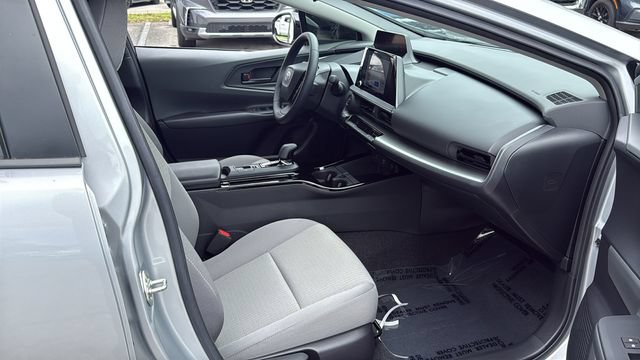 Used 2023 Toyota Prius LE FWD image 12
