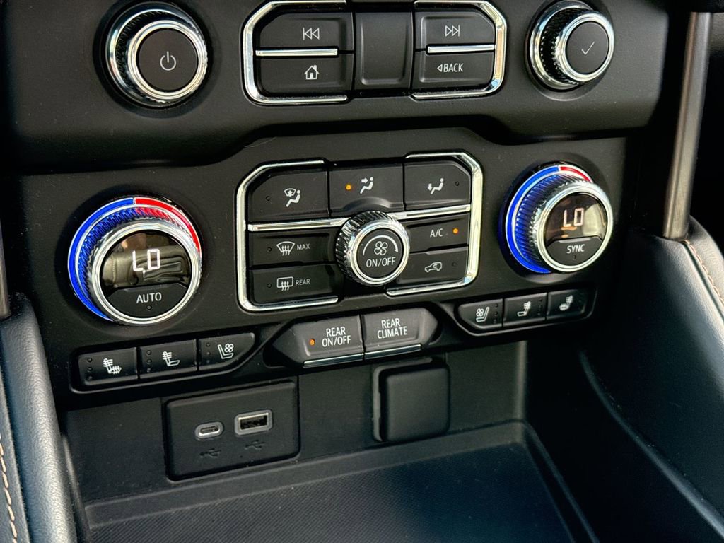 Used 2022 GMC Yukon XL AT4 AWD/4WD image 19
