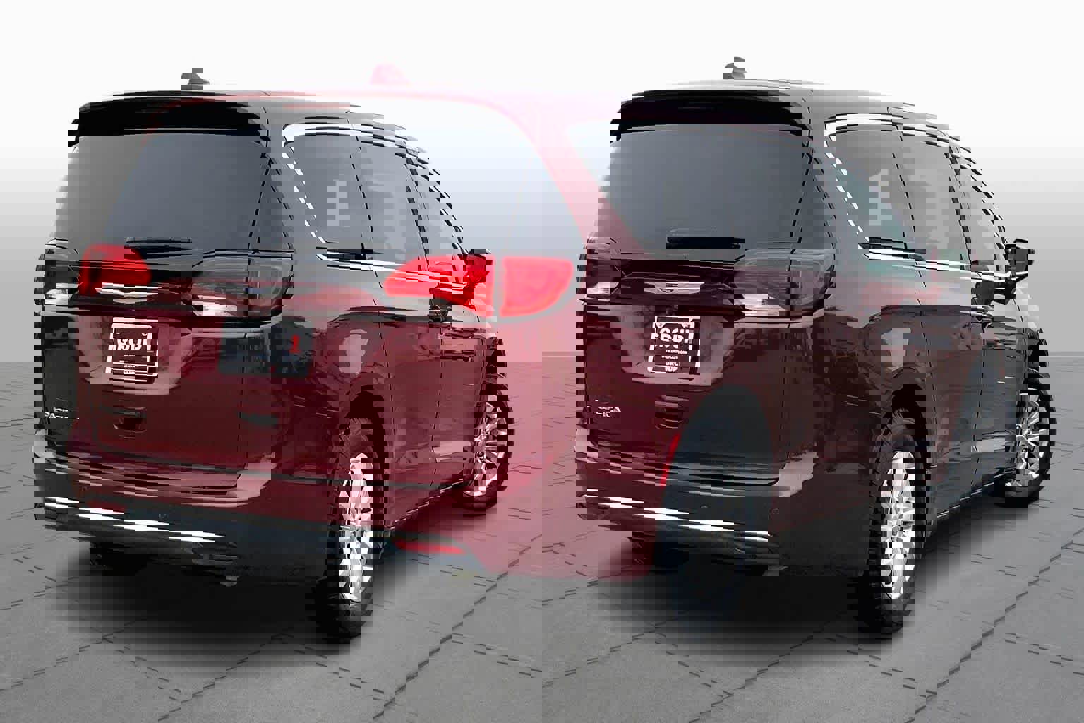 Used 2018 Chrysler Pacifica Touring Plus image 12