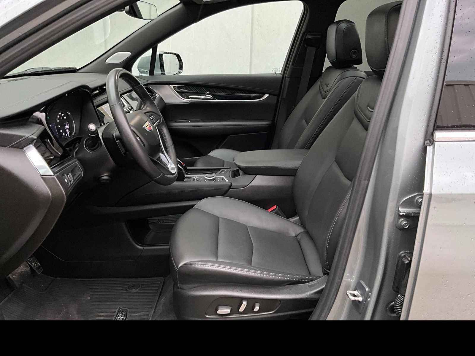 Certified 2023 Cadillac XT6 Premium Luxury AWD/4WD image 2