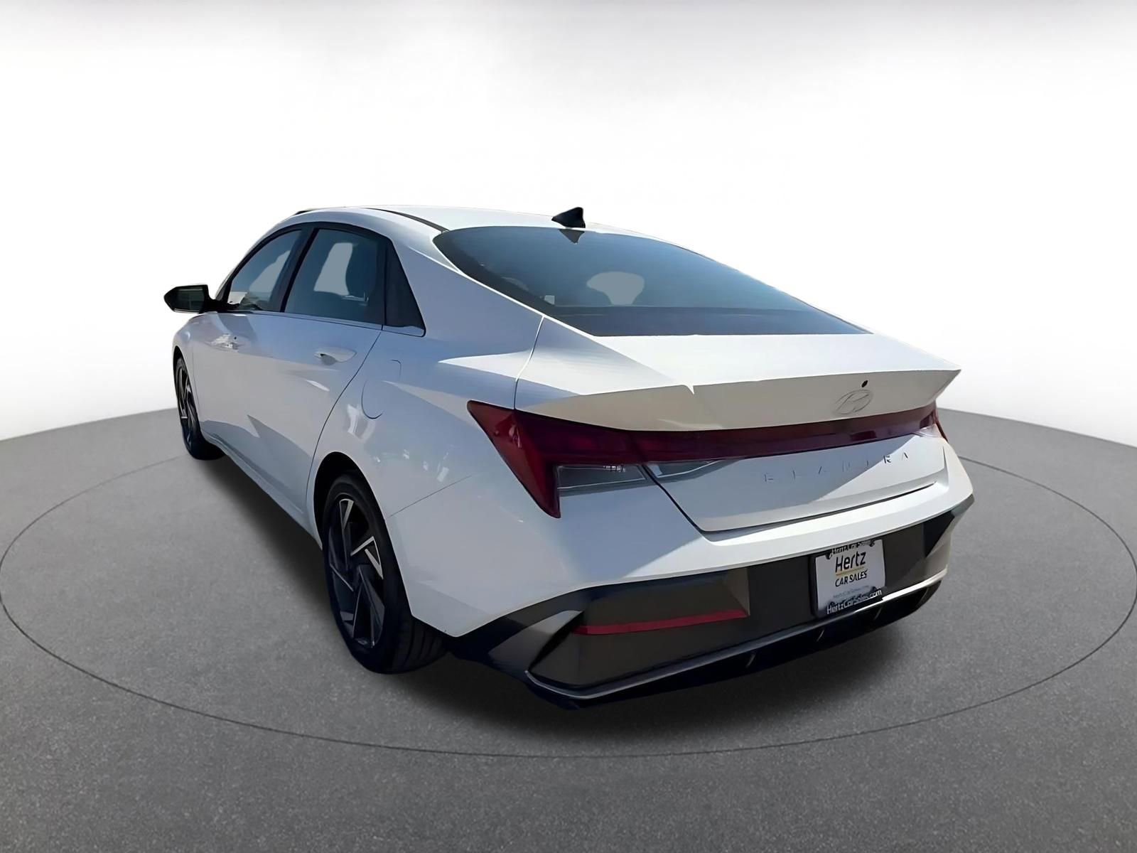 Used 2025 Hyundai Elantra SEL image 11