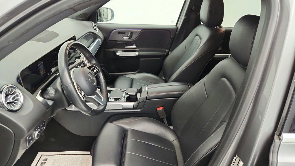 Used 2020 Mercedes-Benz GLB 250 4MATIC w/ Premium Package image 19