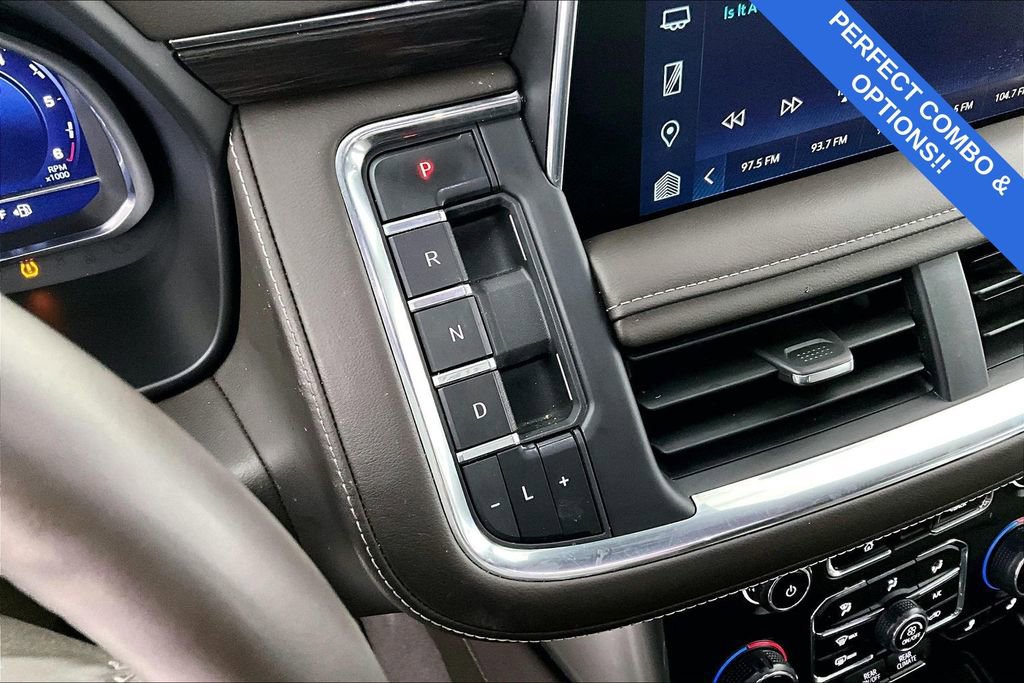 Used 2024 Chevrolet Suburban Z71 w/ Luxury Package image 19