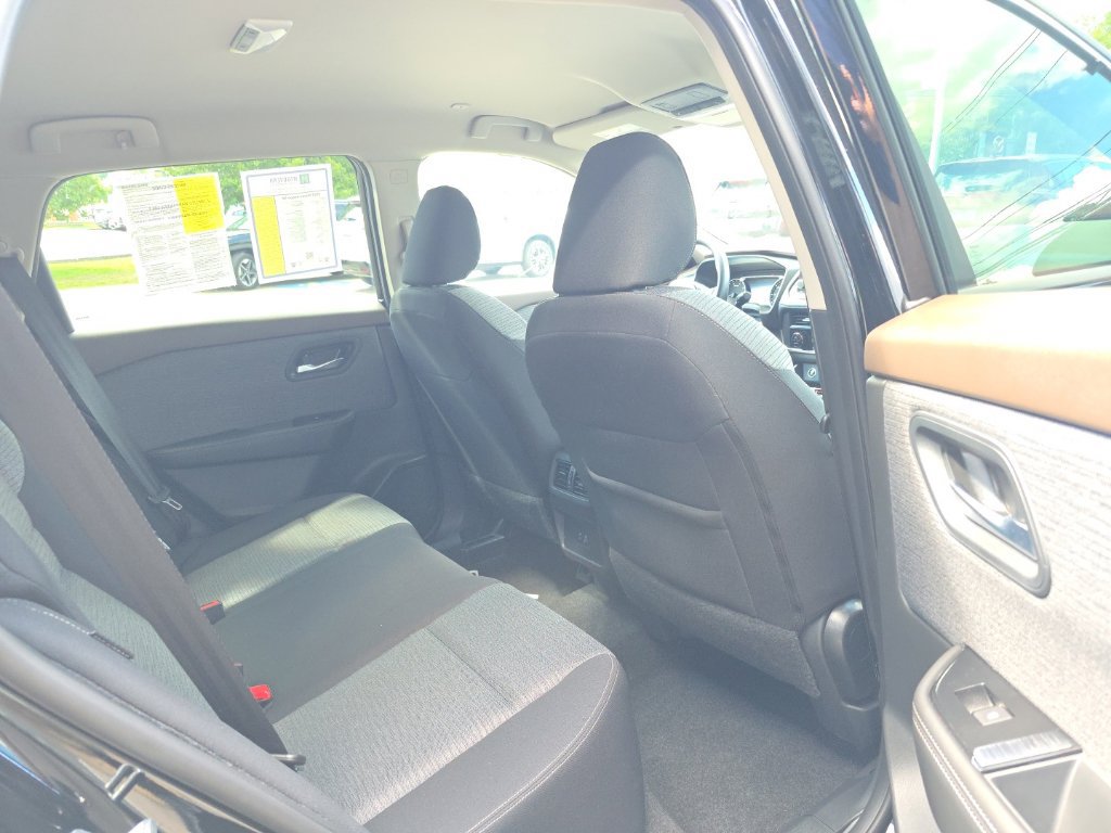 Certified 2023 Nissan Rogue SV AWD/4WD image 13