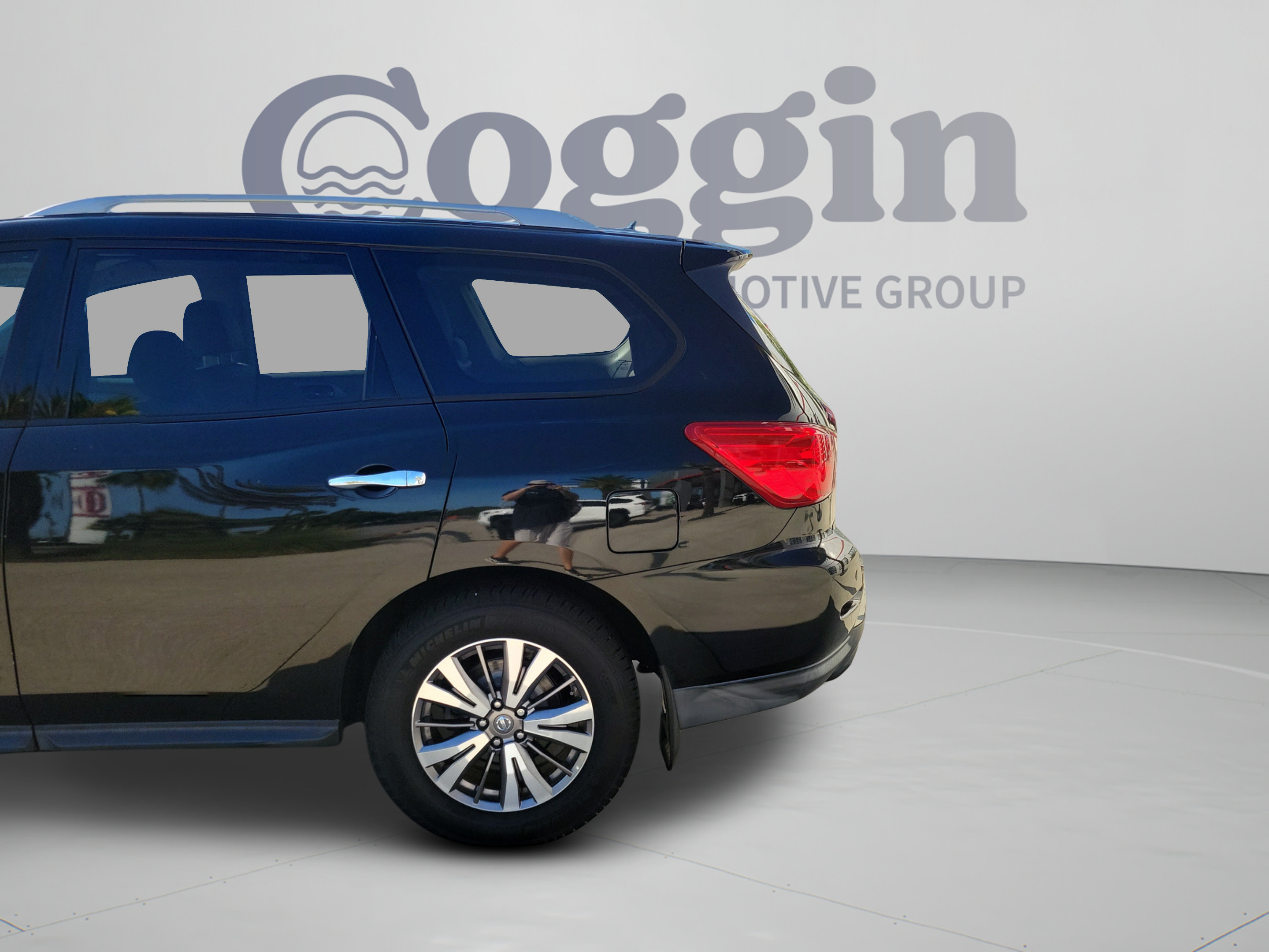 Used 2018 Nissan Pathfinder SL FWD image 33