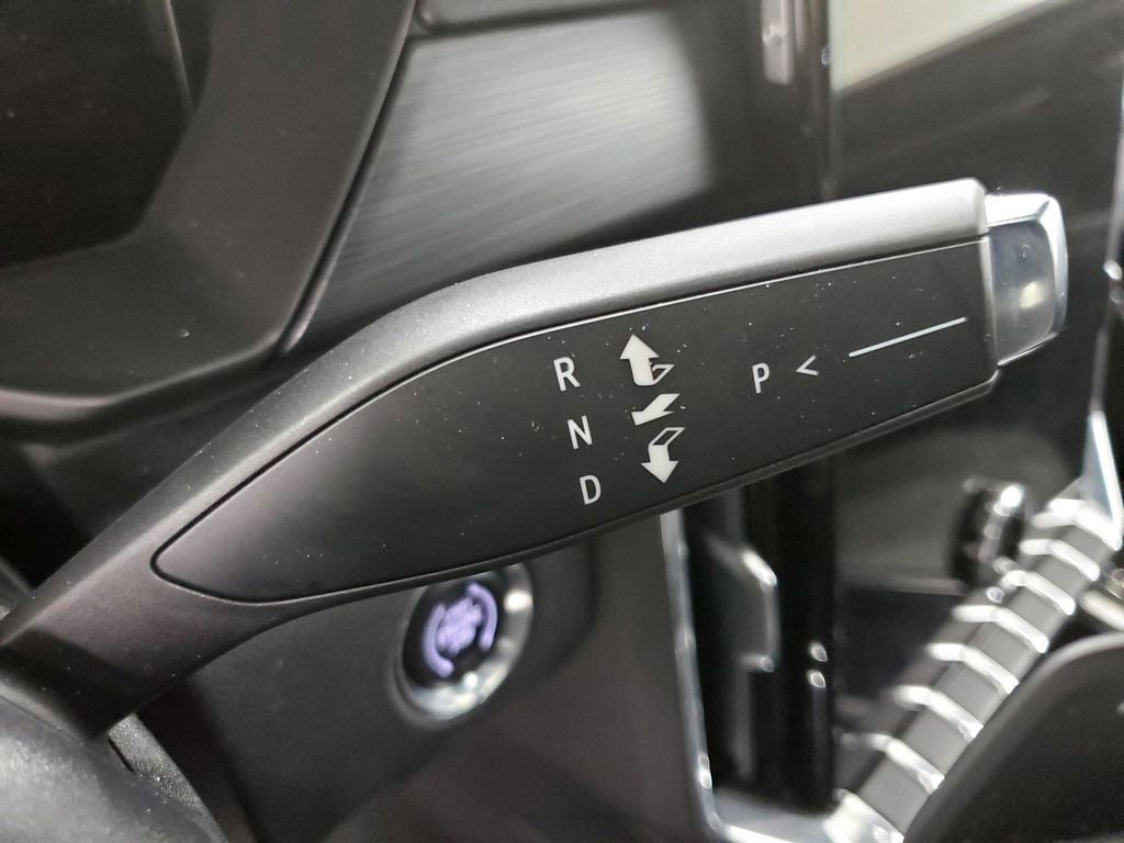 Used 2025 GMC Acadia Elevation image 32